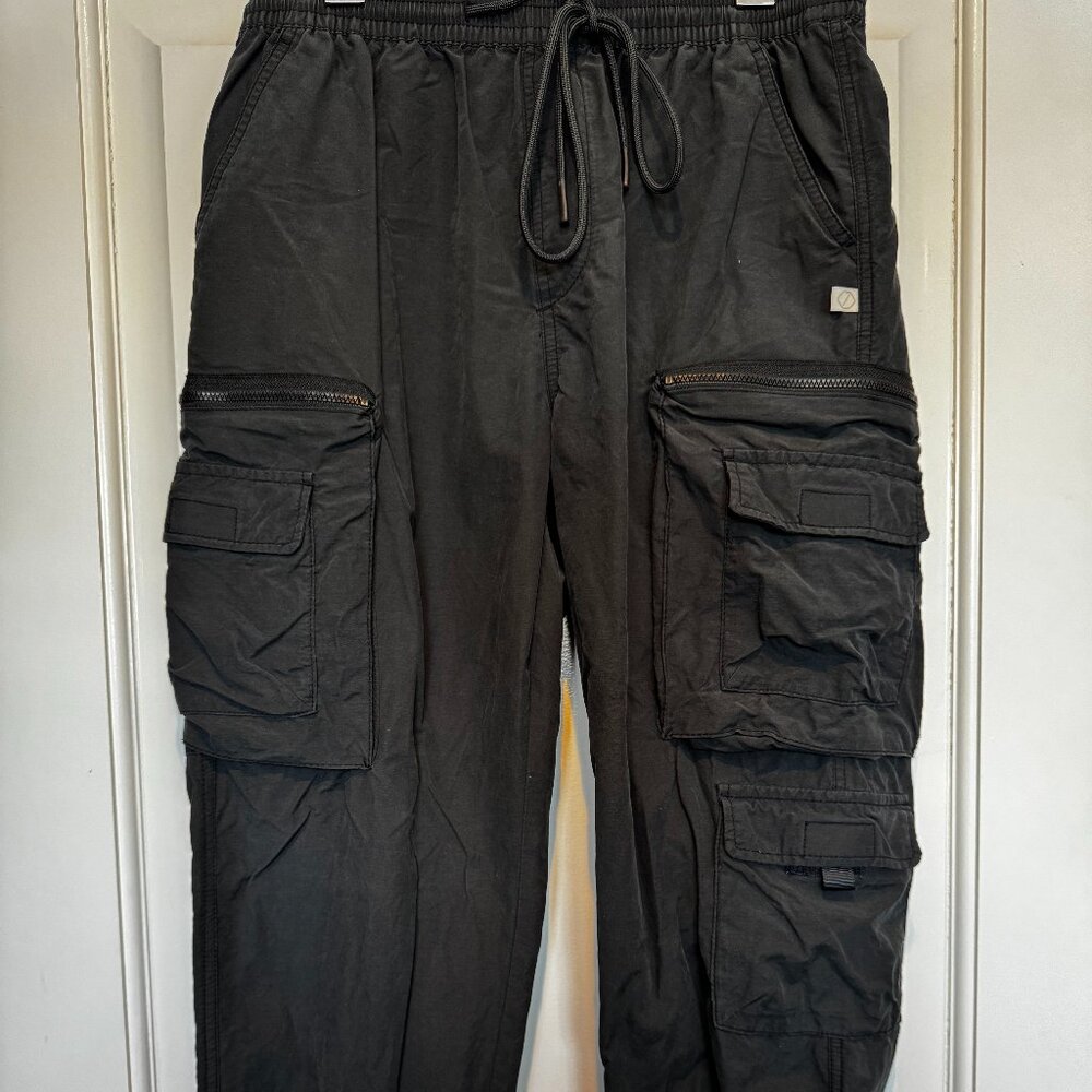 Urban Outfitters Standard Cloth Cargo Joggers Size Medium